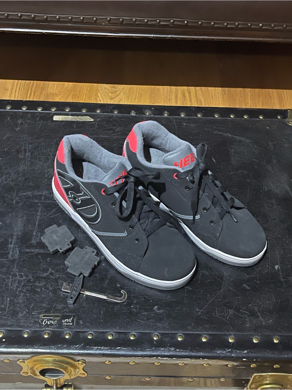 Heelys Men's Black Sneakers with Red Accents